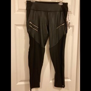 NWT! Black leggings with cell phone pocket